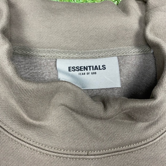 New with tags 2021 fear of god essentials mock neck pullover “umber” - Picture 4 of 4